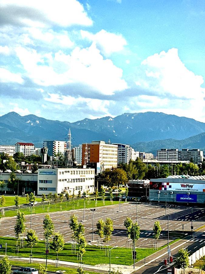 4Friendscoresibrasov Red Εξωτερικό φωτογραφία